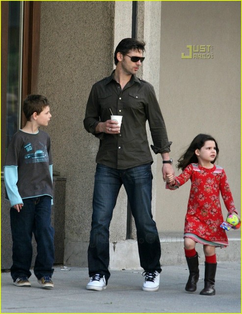 02-eric-bana-kids 02-eric-bana-kids